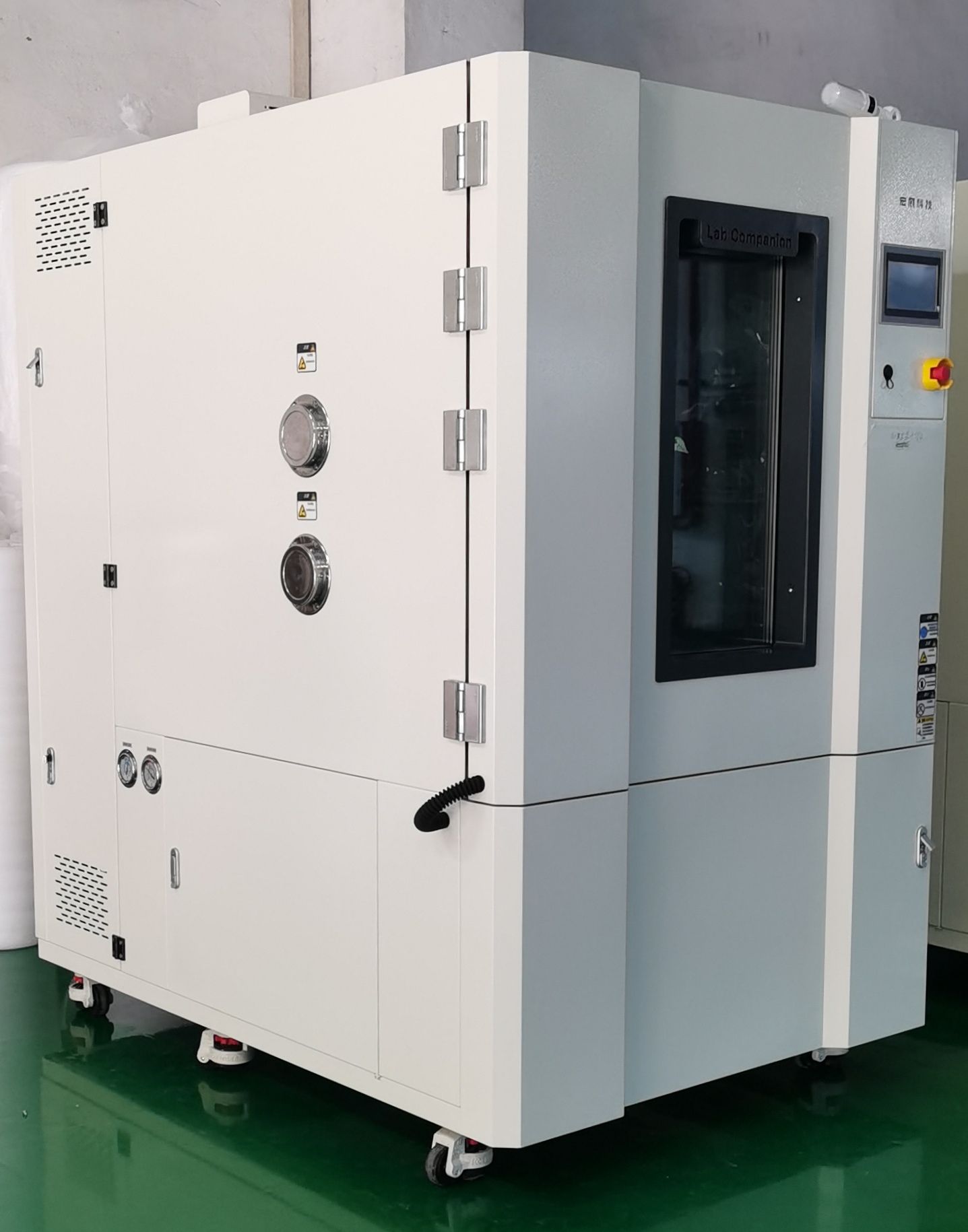 Temperature and humid test chamber